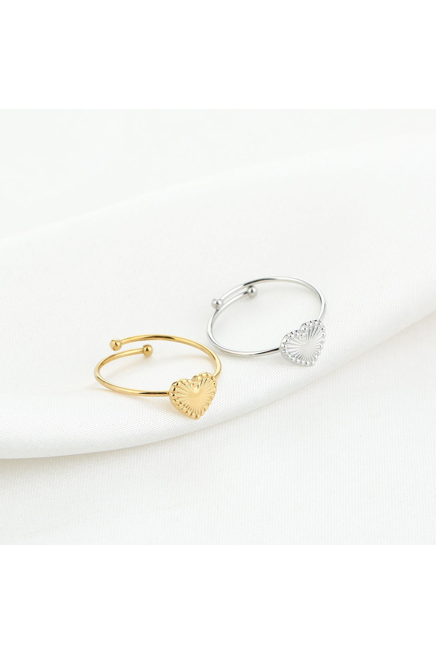 Ring gesloten hart zilver